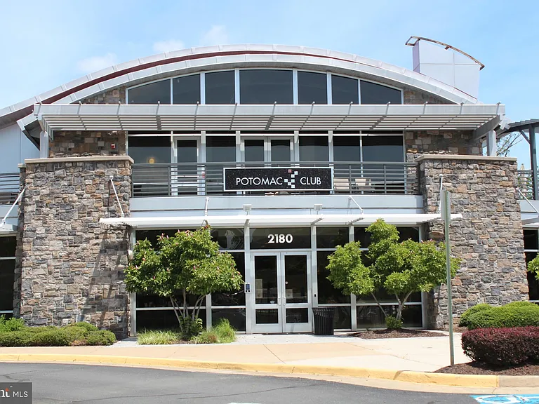 2209 Potomac Club Pkwy — Photo 36