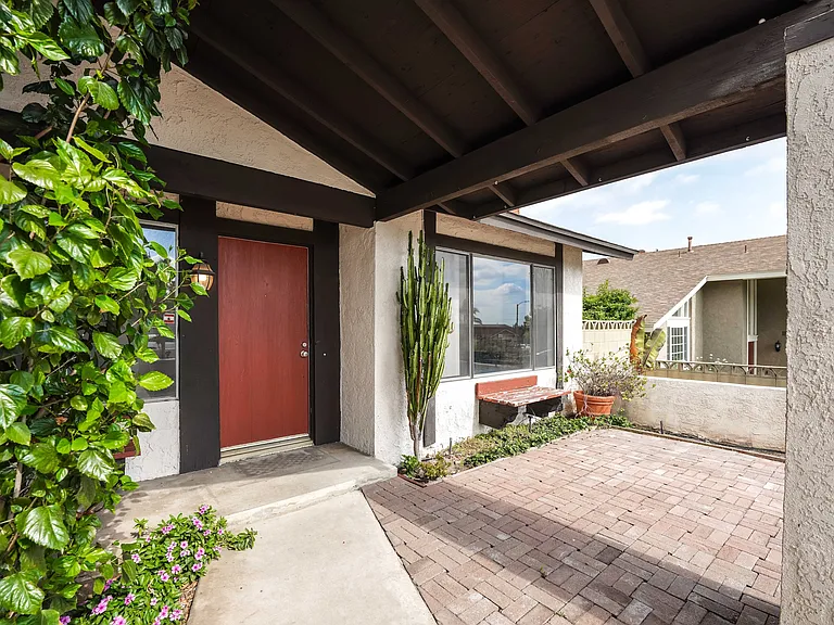 6763 Berkshire Ave — Photo 5