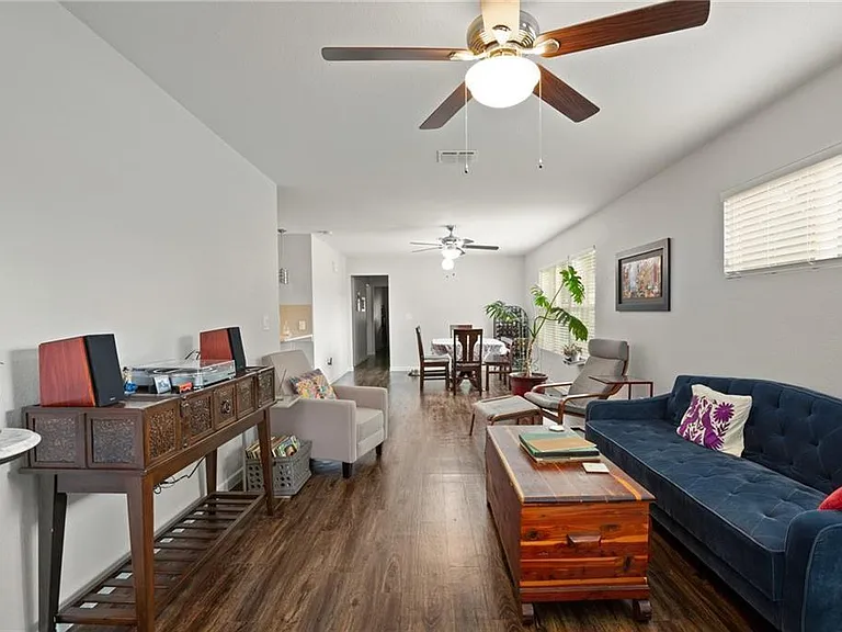 1801 Maple Ave — Photo 13