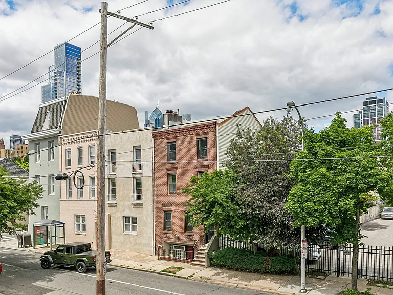 1130 Lombard St — Photo 40