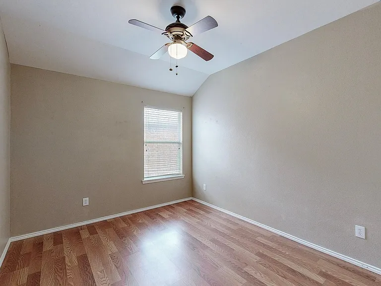 1065 Aviary — Photo 31