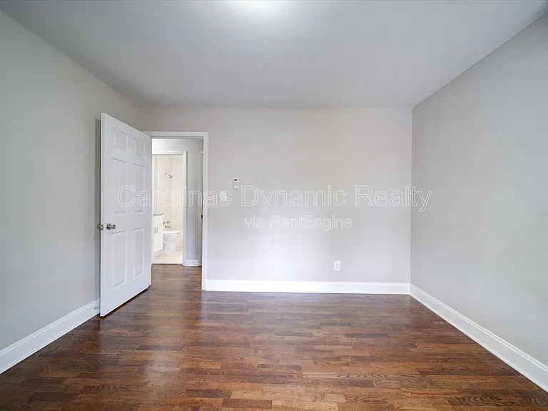 321 S Gardner Ave #6 — Photo 35