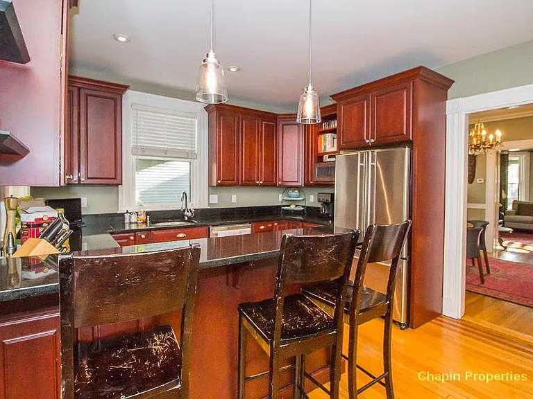 Cypress St — Photo 22