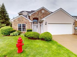328 Cobblestone Dr, Mayfield Hts, OH 44143