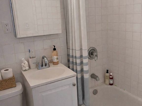 5th image of 330 8th Ave #2D