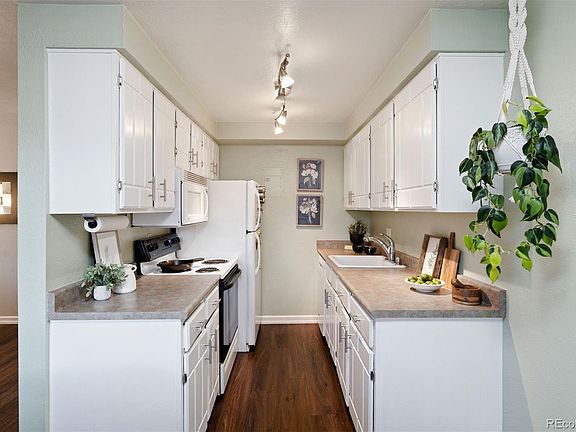 4th image of 625 N Pennsylvania Street #312