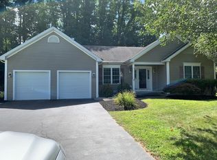 10 Neal Dr, Albany, NY 12205