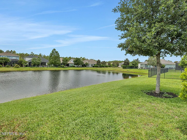 102 Seabrook Dr — Photo 65