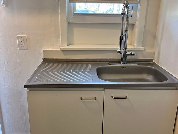 4th image of 2312 E Main St Unit 3