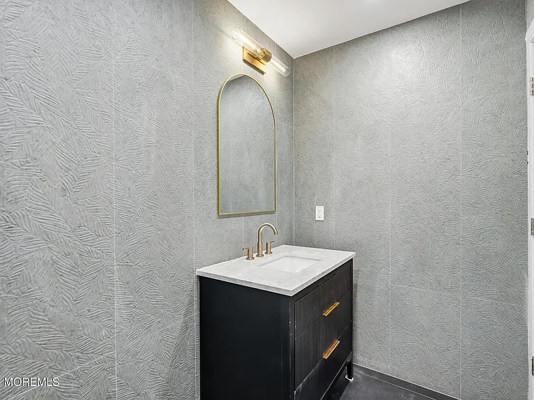19 Roslyn Dr — Photo 22