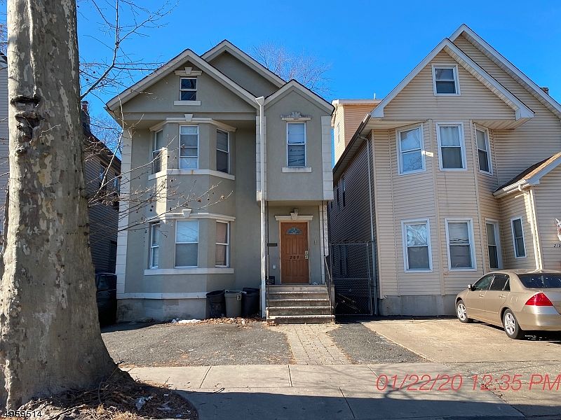 1st image of 209 N Park St