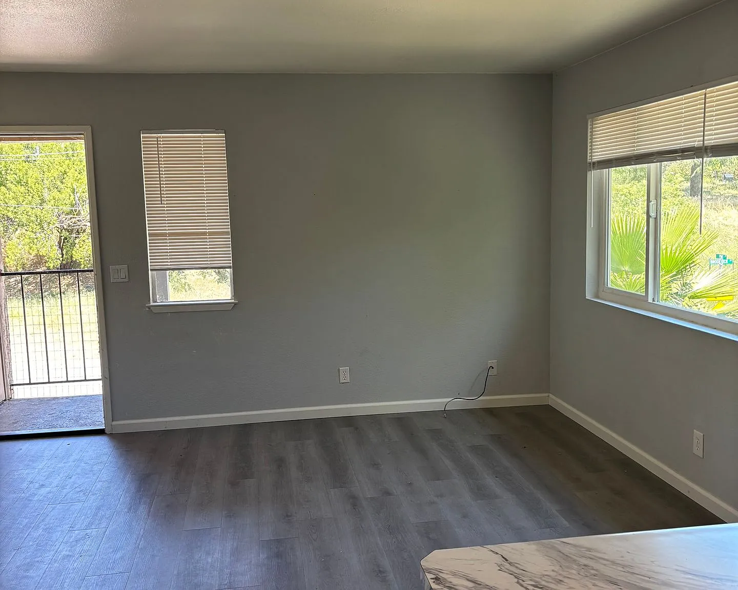 450 - Pine Street Apartments — Photo 2