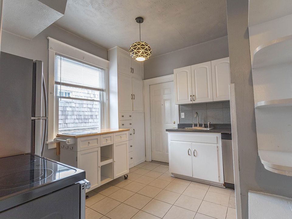 1st image of 4802 Capitol Ave #3