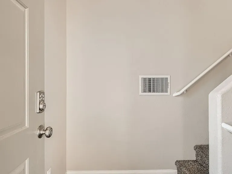4782 Manderston Ct — Photo 3