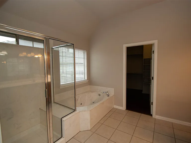837 E Vancouver St — Photo 22