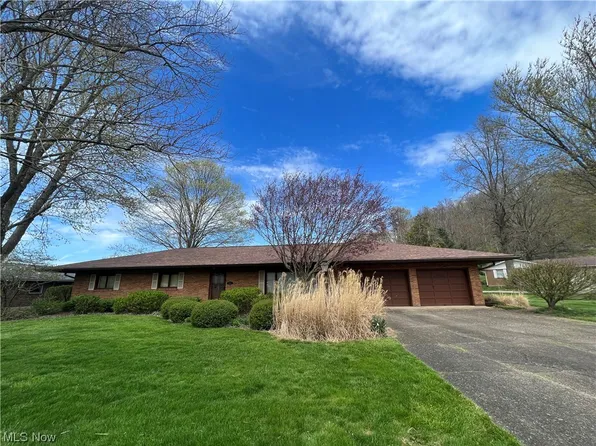 8901 Centergate Dr, Cambridge, OH 43725