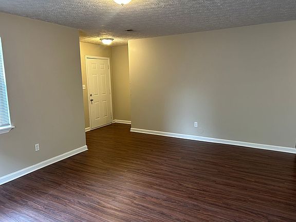 4th image of 1041 Cantrell Ln #1043