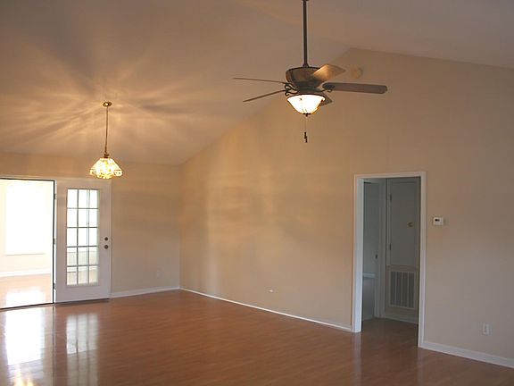 5th image of 1548 Foxfire Cir