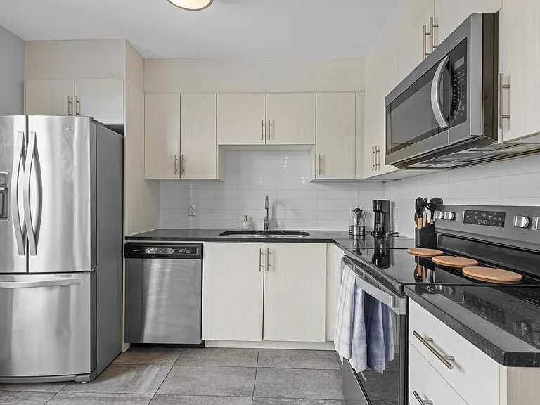 3569 Dutch Village Rd — Photo 48