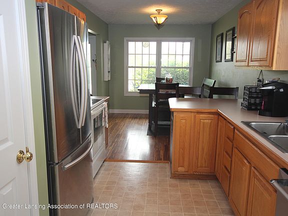 5th image of 1368 Yarrow Dr