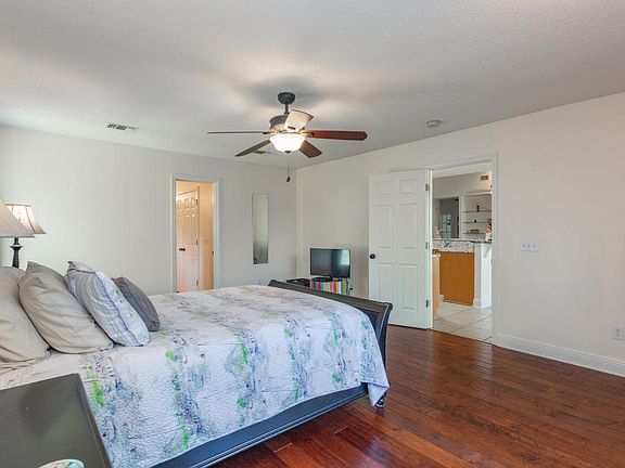 4th image of 1912 Elodie Ln