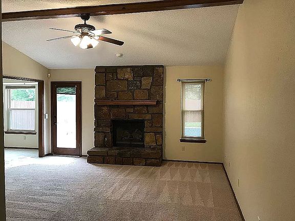 4th image of 1117 N Butternut Ave