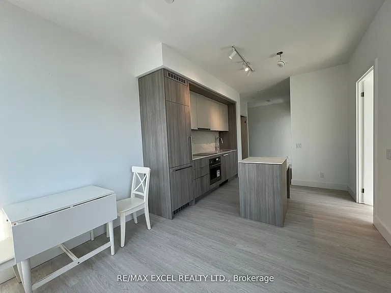 6 Greenbriar Rd #211 — Photo 8
