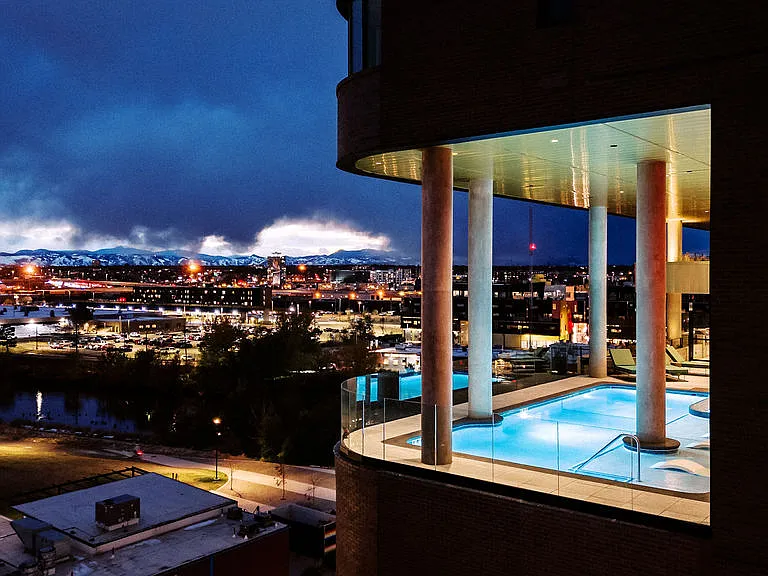 Oh that view from the 5th floor pool