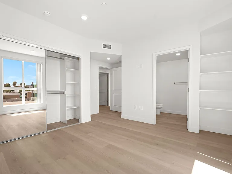 The Rosenell — Photo 120