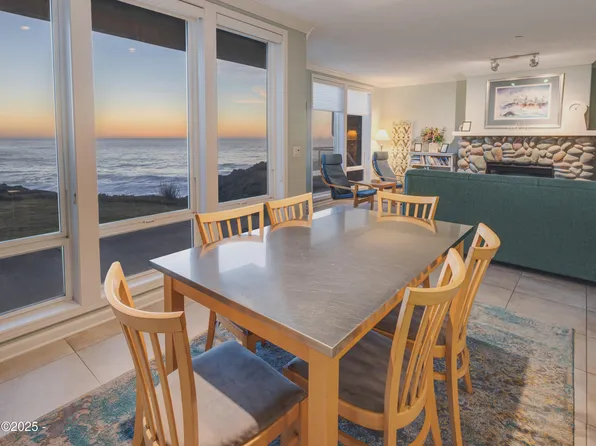 1113 N Highway 101 Unit 11, Depoe Bay, OR 97341