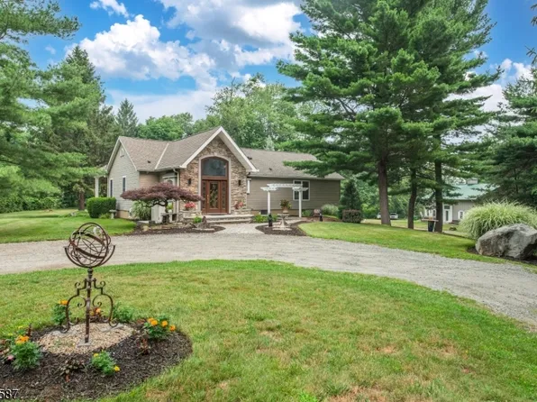 1 Evergreen Dr, Chester Twp., NJ 07936