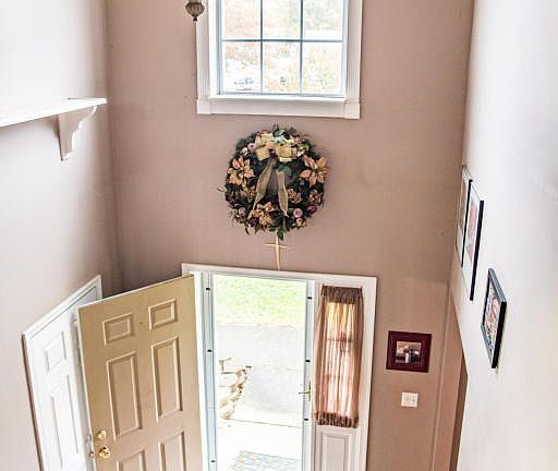 4th image of 616 Loxley Dr