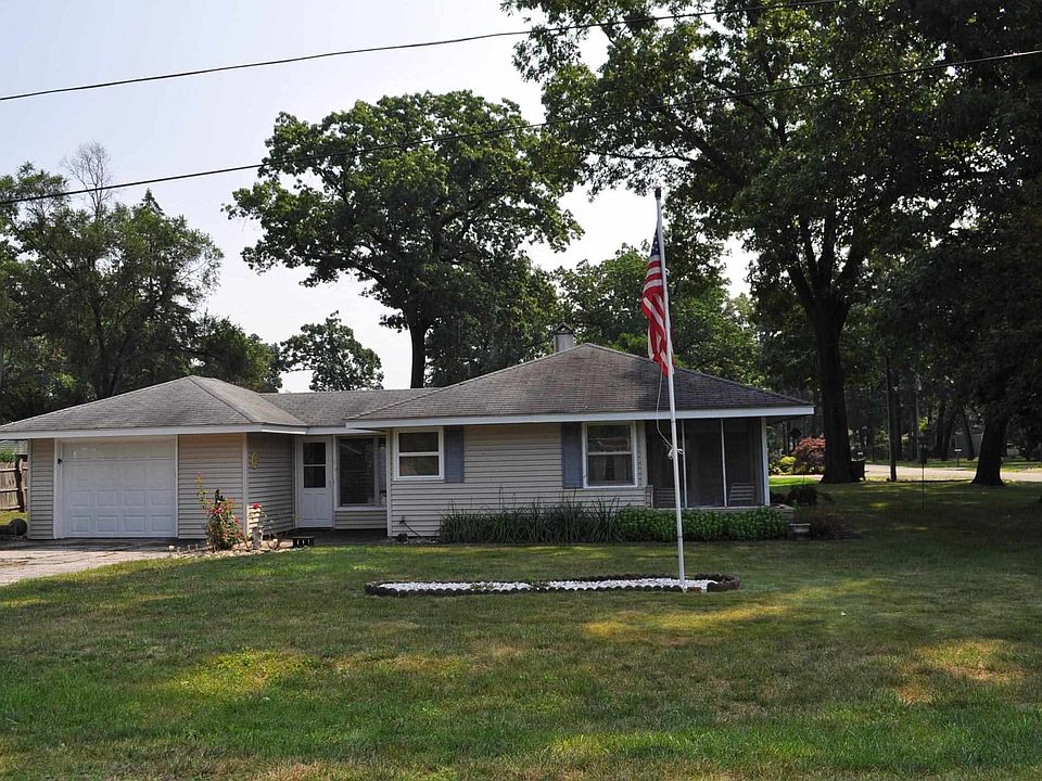 1st image of 26249 Lakewood Dr