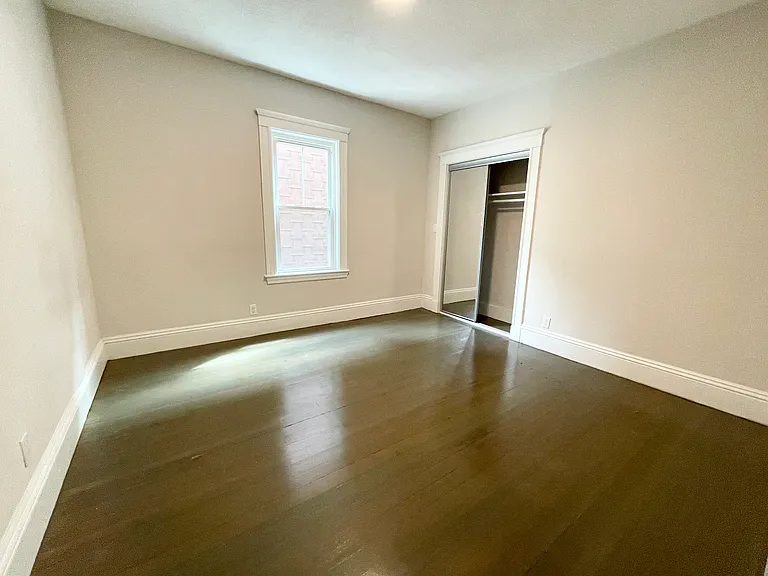 7 Hesston Ter #3L — Photo 11