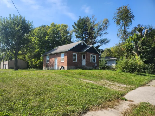 16 E Slater St, Marshall, MO 65340