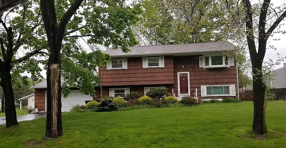 1st image of 348 Lake Shore Dr