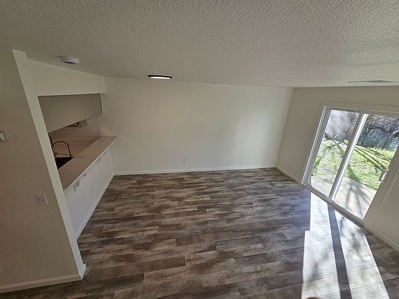 4th image of 5361 Valleyridge Dr