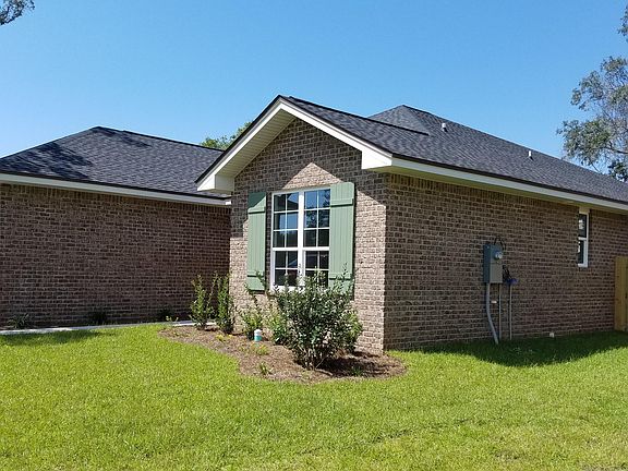 2nd image of 875 NW Lowery Dr
