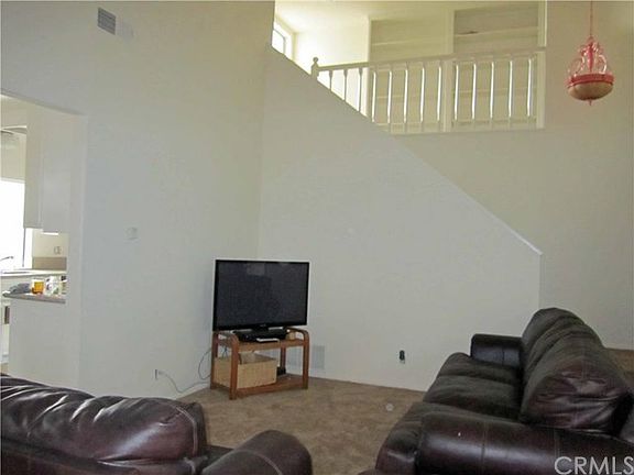 Home features new flooring & interior paint