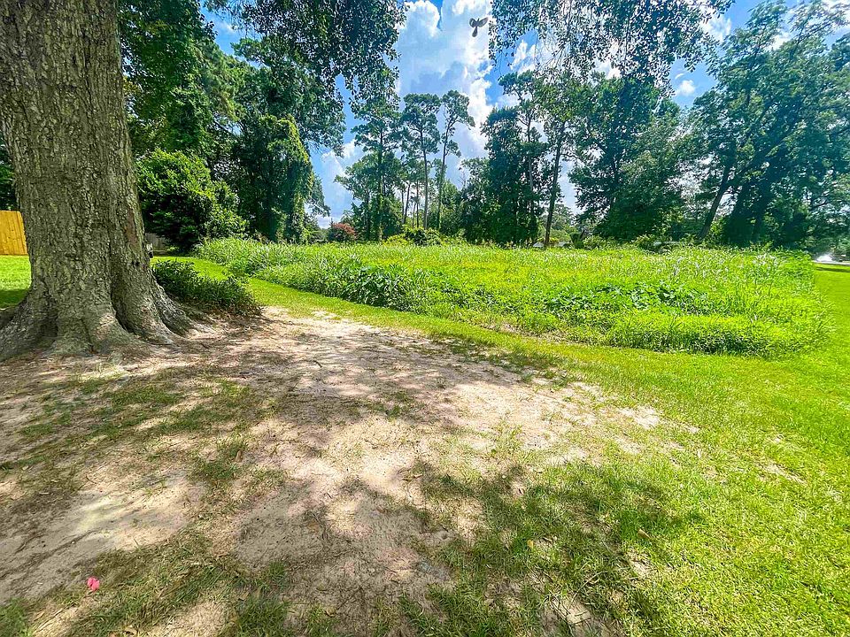 2nd image of 910 Redoak St