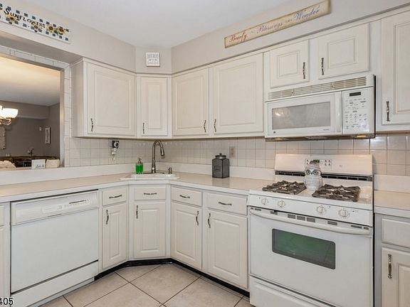 5th image of 165 Essex Ave APT 307
