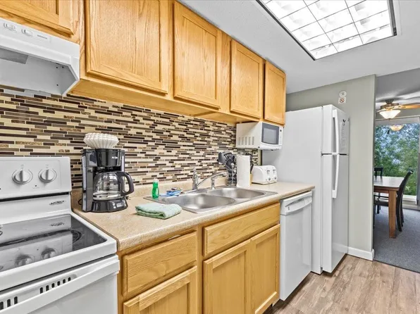 220 Mountainside Drive #E301, Stowe, VT 05672