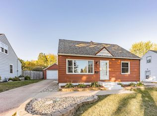 1613 S Frederick Dr, Sioux Falls, SD 57105