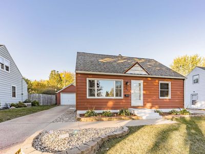 1613 S Frederick Dr, Sioux Falls, SD, 57105