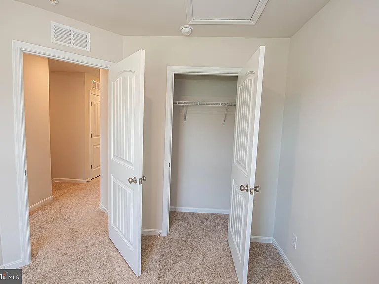 130 Willowtree Ln — Photo 65