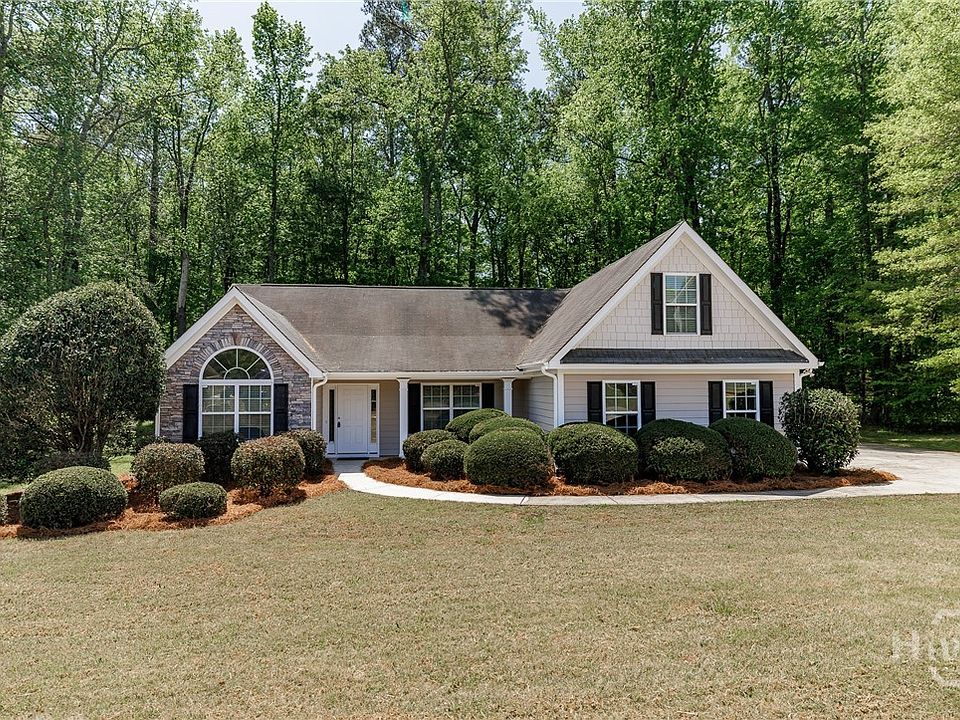 1st image of 336 Carrington Drive