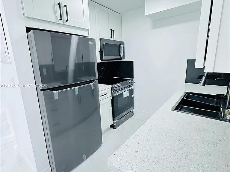 131 NE 77th St #4 — Photo 7