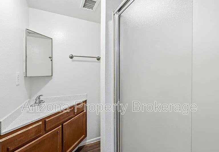 1625 N Date #18 — Photo 12