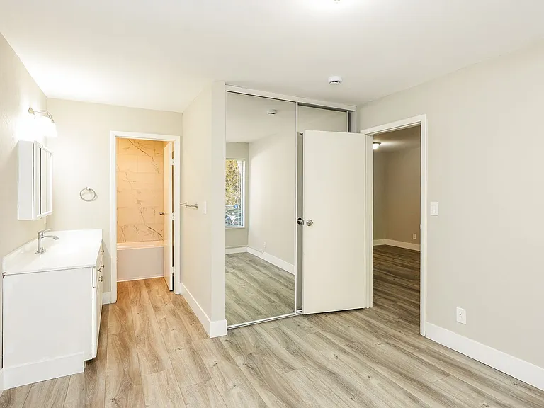 1400 Creekside Apartments CDM — Photo 12
