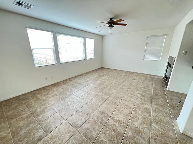 742 Canary Wharf Dr — Photo 11